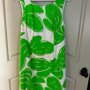 Lilly Pulitzer dress size 6.  Like new, worn once.  Hot pink zipper detail .
